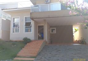 Casa de Condomínio com 3 Quartos à venda, 195m²