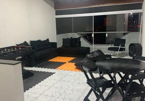 Casa com 4 Quartos à venda, 222m²