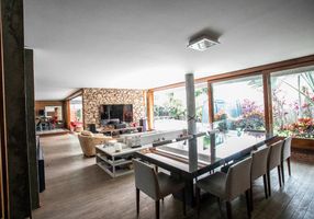 Sobrado com 6 Quartos à venda, 500m²