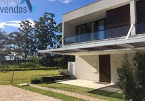 Casa de Condomínio com 3 Quartos à venda, 152m²
