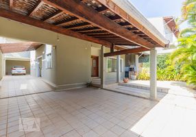 Sobrado com 4 Quartos à venda, 380m²