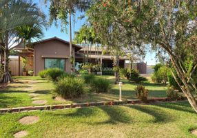 Casa de Condomínio com 3 Quartos para venda ou aluguel, 400m²
