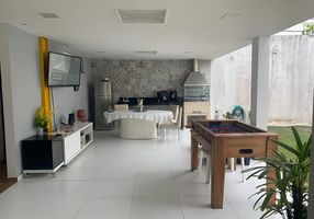 Casa de Condomínio com 4 Quartos à venda, 322m²