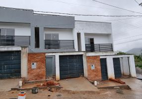 Casa com 2 Quartos à venda, 90m²