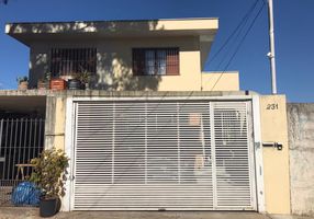 Sobrado com 3 Quartos à venda, 197m²