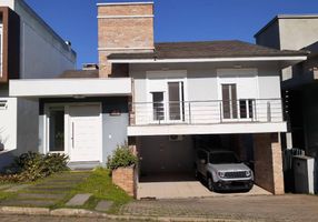 Casa de Condomínio com 3 Quartos para venda ou aluguel, 171m²