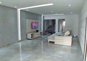 Casa com 3 Quartos para venda ou aluguel, 272m²