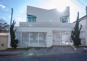 Casa com 3 Quartos à venda, 215m²