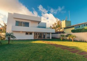 Casa de Condomínio com 4 Quartos para alugar, 538m²