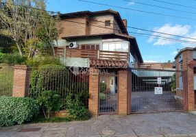 Casa de Condomínio com 3 Quartos para alugar, 197m²