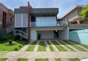 Casa de Condomínio com 3 Quartos à venda, 249m²
