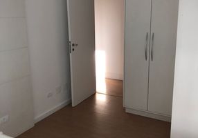 Apartamento com 3 Quartos para alugar, 85m²