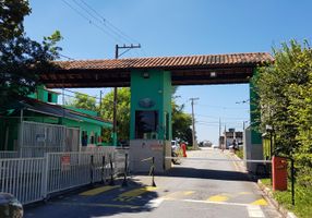 Casa de Condomínio com 6 Quartos à venda, 382m²
