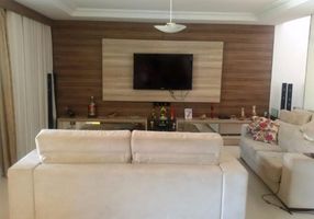 Casa com 3 Quartos à venda, 280m²