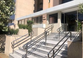 Apartamento com 3 Quartos à venda, 207m²