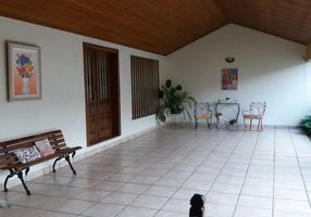 Sobrado com 3 Quartos à venda, 330m²