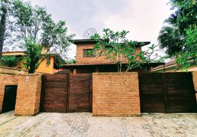 Casa com 4 Quartos à venda, 350m²