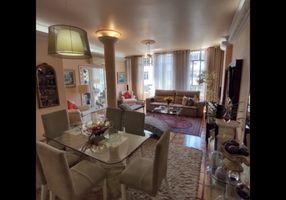 Apartamento com 3 Quartos à venda, 256m²