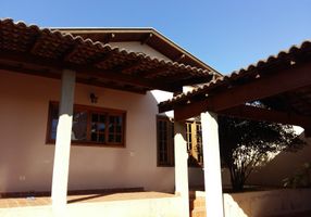 Casa com 3 Quartos à venda, 215m²