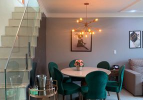 Casa com 3 Quartos à venda, 122m²