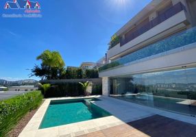 Casa com 4 Quartos à venda, 575m²