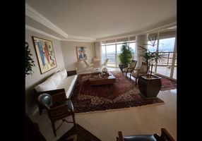 Apartamento com 4 Quartos à venda, 291m²