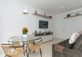 Apartamento com 1 Quarto para alugar, 43m²