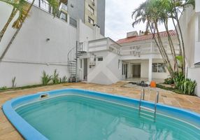 Casa com 4 Quartos à venda, 250m²