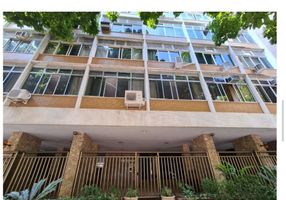 Apartamento com 3 Quartos à venda, 136m²