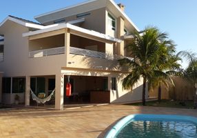 Casa de Condomínio com 4 Quartos à venda, 740m²