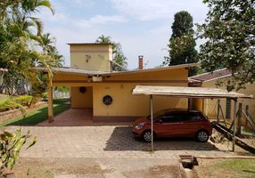 Fazenda/Sítio com 3 Quartos à venda, 447m²