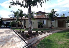 Casa de Condomínio com 3 Quartos à venda, 380m²