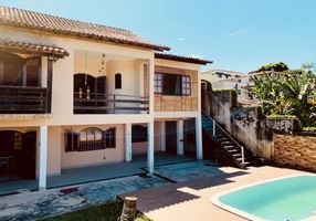 Casa de Condomínio com 4 Quartos à venda, 265m²