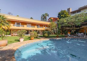 Casa com 5 Quartos à venda, 1000m²