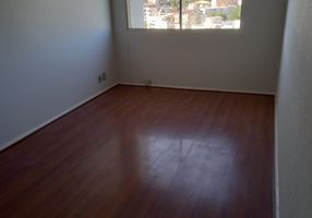 Apartamento com 2 Quartos para alugar, 70m²