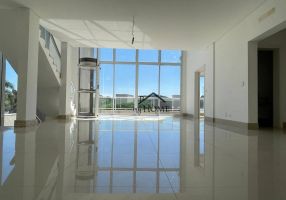 Casa de Condomínio com 4 Quartos à venda, 430m²