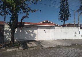 Casa com 3 Quartos à venda, 334m²