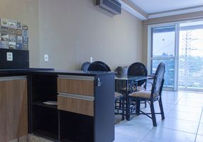 Apartamento com 1 Quarto para alugar, 45m²