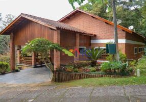 Casa de Condomínio com 5 Quartos à venda, 456m²