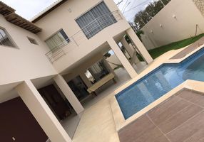 Casa de Condomínio com 5 Quartos à venda, 420m²