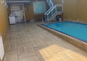 Casa com 4 Quartos à venda, 120m²