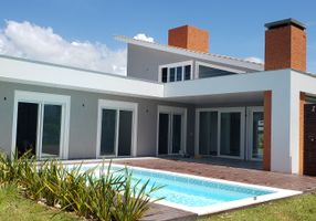 Casa de Condomínio com 5 Quartos à venda, 281m²