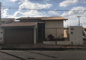 Casa com 4 Quartos à venda, 170m²