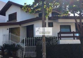 Casa de Condomínio com 3 Quartos para venda ou aluguel, 380m²