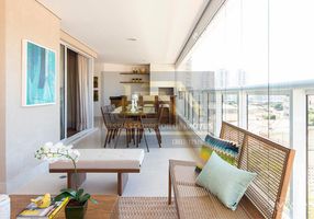Apartamento com 3 Quartos à venda, 176m²
