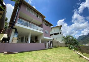 Casa com 4 Quartos à venda, 418m²