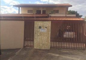 Casa com 3 Quartos à venda, 237m²