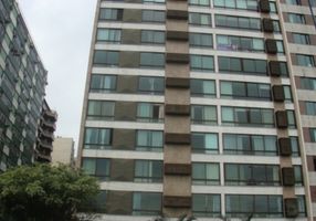 Apartamento com 3 Quartos para alugar, 180m²