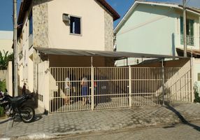 Casa de Condomínio com 2 Quartos para venda ou aluguel, 72m²