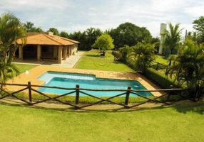 Fazenda/Sítio com 4 Quartos à venda, 1000m²